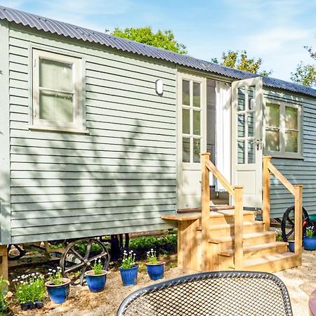 Fig Tree Shepherds Hut Bridport Exterior photo