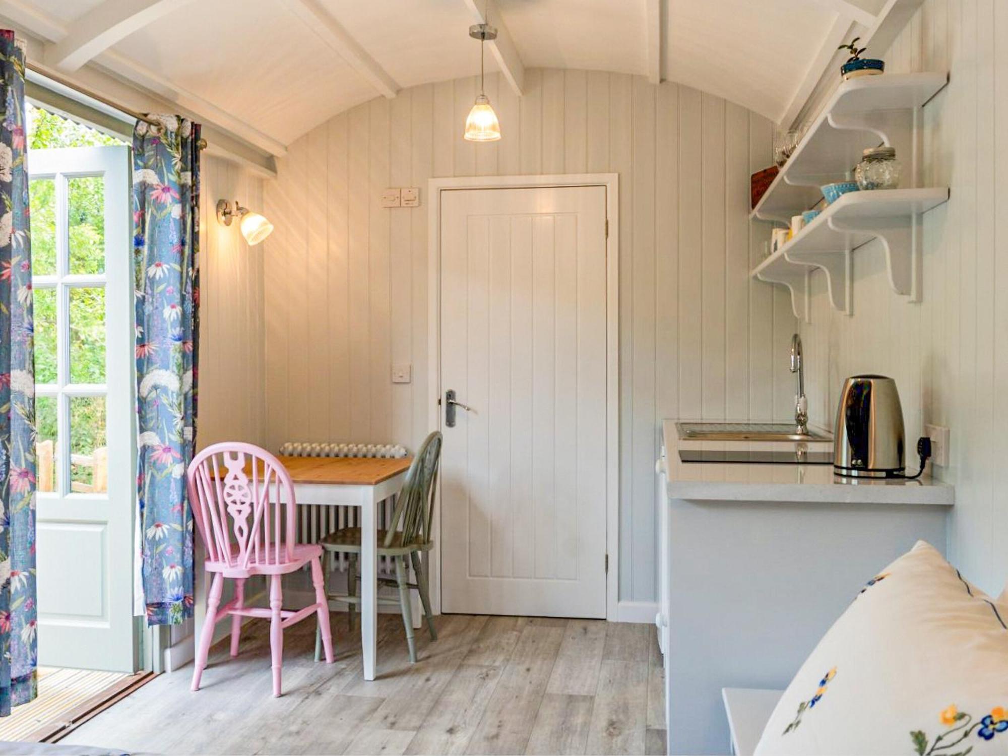 Fig Tree Shepherds Hut Bridport Exterior photo